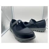 Brand New - Women’s size 11 Propet shoes