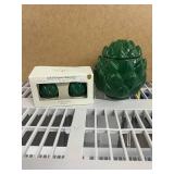 2 Household Decorative Items - Decorations
