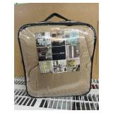 Brand New - 7 Pieces Quilt set - Full/Queen