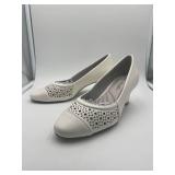 Brand New - Easy Street Women's Shoes White Round Toe size 5.5