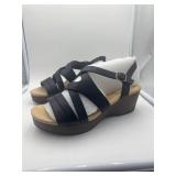 Brand New - Size 8.5 Women’s Navy and Brown sandals