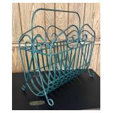 FR - Metal Magazine Stand