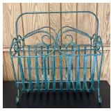 FR - Metal Magazine Stand
