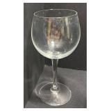 FR - Stemmed Wine Glasses (Lot of 7)
