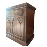LR - Vintage Thomasville Georgian Style Server/Cabinet