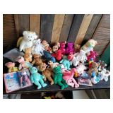 Large Lot of TY Beanie babies of various styles and Sizes most with tags and great condition