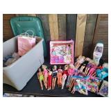 Lot of Vintage Dolls,  Barbies and Tons of clothes & more with Tote