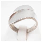TC-2BB Sleek Sterling Silver Open Shank Ring. Size 7