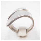 TC-2BB Sleek Sterling Silver Open Shank Ring. Size 7