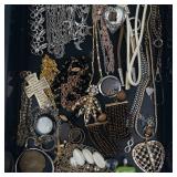 Costume Jewelry Mixed Lot in Display Tray