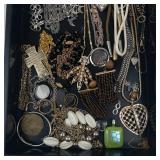 Costume Jewelry Mixed Lot in Display Tray