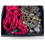 Costume Jewelry Mixed Lot in Tray