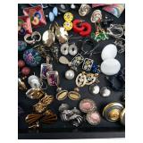 TONS OF NICE PAIRS OF COSTUME EARRINGS