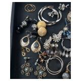 Mixed Fashion Earrings Assortment