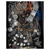 Costume Jewelry Earring Mixed Lot