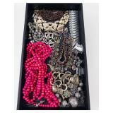 Costume Jewelry Mixed Lot in Tray