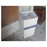 (UD2) Display Cabinet of Some Sort ...