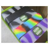 (CS) 12 Silicone Pyramid Ashtrays 2...