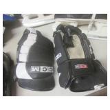 (G-1) Ice Hocky Gear - Skates with ...