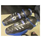 (G-1) Ice Hocky Gear - Skates with ...