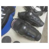(G-1) Ice Hocky Gear - Skates with ...