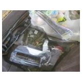 (EW3) Vintage Metal 17" Tool Box wi...