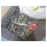 (EW3) Vintage Metal 17" Tool Box wi...