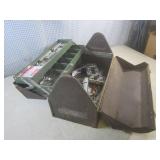 (EW3) Vintage Metal 17" Tool Box wi...
