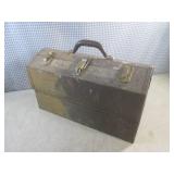 (EW3) Vintage Metal 17" Tool Box wi...