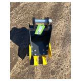 SDLANCH 20CM Toothed Bucket for Mini Excavator