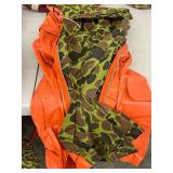 Hunting Seat Covers & Clothes Mixed Lot - Hot Seat, Camouflage Rain Suite, Traps