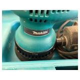 Random Orbit Sander - Makita BO5010KX 5in 15 Disc Kit