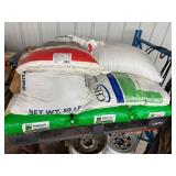 Grass Seed & Lawn Fertilizer Mixed Lot - content quantities unverified