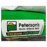Grass Seed & Lawn Fertilizer Mixed Lot - content quantities unverified