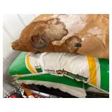Grass Seed & Lawn Fertilizer Mixed Lot - content quantities unverified