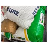 Grass Seed & Lawn Fertilizer Mixed Lot - content quantities unverified