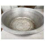 VTG Metal Mixing Bowls/Planters Set of 4