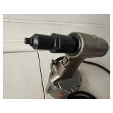 Pneumatic Rivet Gun With Hose w Assortment of Carrying Cases