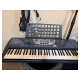 Yamaha PSR-270 Portable Electronic Keyboard 61-Key w/ Adapter
