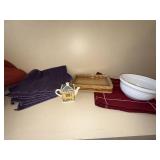 Kitchen Decor Lot House Teapot Bowl Linens Wicker Glass Tray