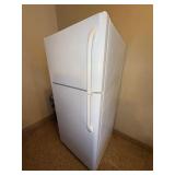 Electrolux Top-Freezer Refrigerator White Approx. 64x30 in Good Condition