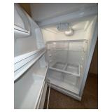 Electrolux Top-Freezer Refrigerator White Approx. 64x30 in Good Condition