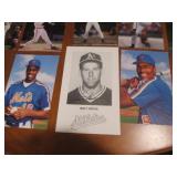 Assorted baseball fan cards...