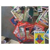 Assortment of star baseball cards...