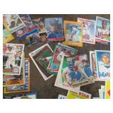 Assortment of star baseball cards...