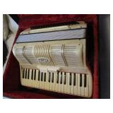 Accordion, Cellini