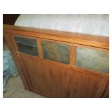 King Size Wood and Stone like accen...