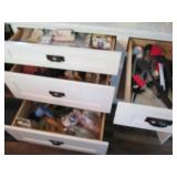 Content of kitchen drawers to inclu...