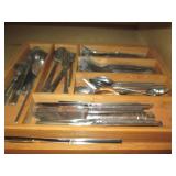 Dual lower cupboard content to incl...