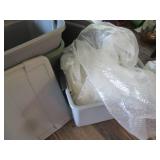 Bundle of assorted size lidded tote...